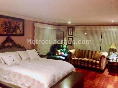 Casa de 5 alcobas en venta en San Jose De Bavaria, Bogotá, 370 m² · foto 9 de 12