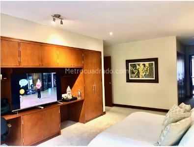 Apartamento de 3 alcobas en venta en Chico Reservado, Bogotá, 273 m² · foto 11 de 20