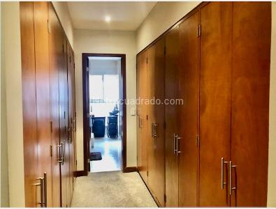 Apartamento de 3 alcobas en venta en Chico Reservado, Bogotá, 273 m² · foto 12 de 20