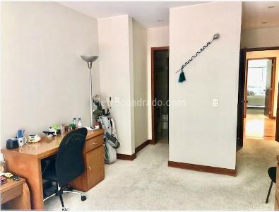 Apartamento de 3 alcobas en venta en Chico Reservado, Bogotá, 273 m² · foto 18 de 20