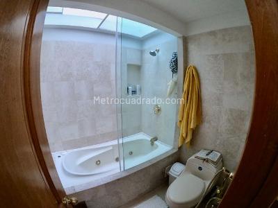 Casa de 5 alcobas en venta en Bosque Medina, Bogotá, 468 m² · foto 9 de 14