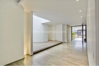Casa de 5 alcobas en venta en Santa, Bogotá, 655 m² · foto 4 de 20