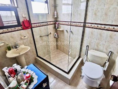 Casa de 4 alcobas en venta en Malibu Batan, Bogotá, 220 m² · foto 11 de 20