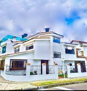 Casa de 4 alcobas en venta en Malibu Batan, Bogotá, 220 m² · foto 20 de 20