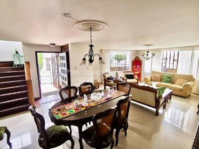 Casa de 4 alcobas en venta en Malibu Batan, Bogotá, 220 m² · foto 3 de 20