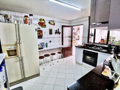 Casa de 4 alcobas en venta en Malibu Batan, Bogotá, 220 m² · foto 8 de 20