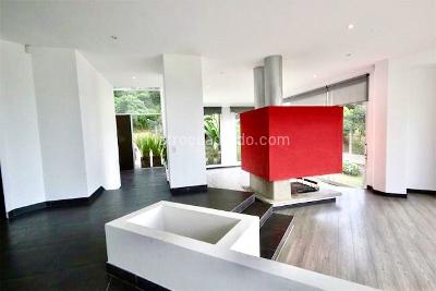 Casa de 4 alcobas en arriendo en Torca Conjunto Tundama, Chía, 525 m² · foto 2 de 19
