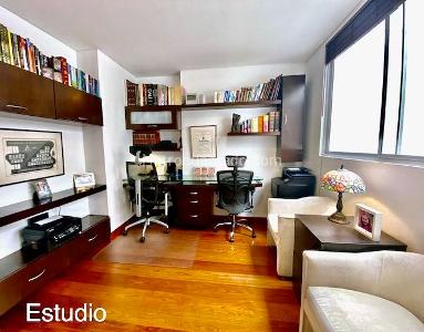 Apartamento de 3 alcobas en venta en Chico Norte Ii Sector, Bogotá, 181 m² · foto 5 de 13