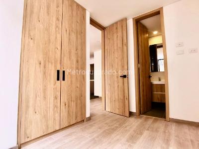 Apartamento de 2 alcobas en venta en Chico Norte, Bogotá, 57 m² · foto 8 de 12