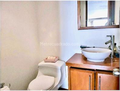 Apartamento de 2 alcobas en venta en Santa Barbara Central Santa Barbara, Bogotá, 86 m² · foto 9 de 16