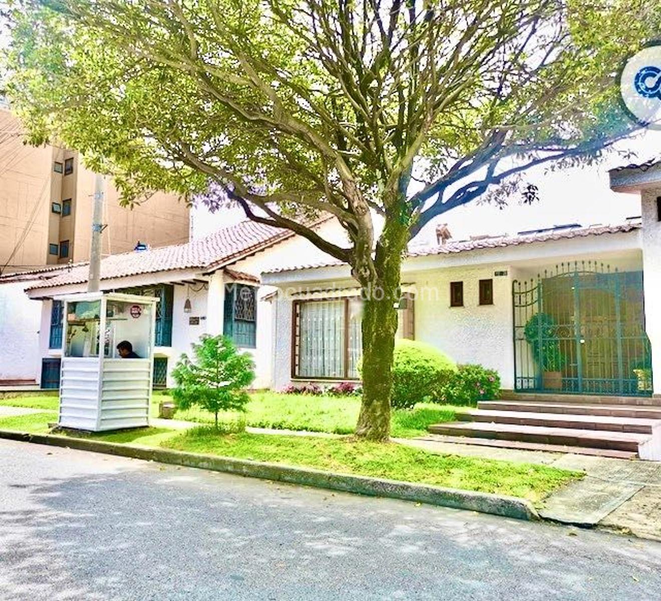 Casa de 4 habitaciones en venta en Santa Barbara Molinos, Bogotá — imagen 1 de 20