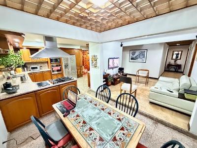 Casa de 4 alcobas en venta en Santa Barbara Molinos, Bogotá, 300 m² · foto 9 de 20