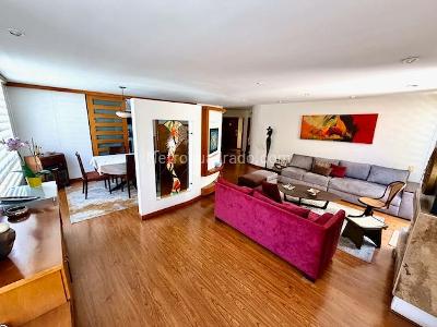Apartamento de 3 alcobas en venta en Chico Navarra, Bogotá, 168 m² · foto 2 de 20