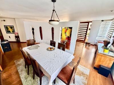 Apartamento de 3 alcobas en venta en Chico Navarra, Bogotá, 168 m² · foto 3 de 20