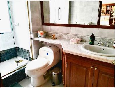 Apartamento de 3 alcobas en venta en Chico Norte, Bogotá, 277 m² · foto 13 de 19