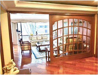Apartamento de 3 alcobas en venta en Chico Norte, Bogotá, 277 m² · foto 4 de 19