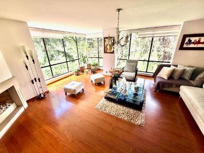Apartamento de 3 alcobas en venta en Calleja Alta, Bogotá, 221 m² · foto 2 de 20