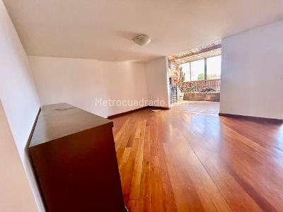Apartamento de 3 alcobas en venta en Bella Suiza, Bogotá, 200 m² · foto 4 de 15