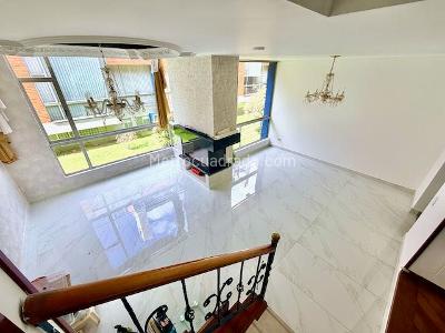 Casa en venta en Colina Campestre, Bogotá · foto 2 de 20