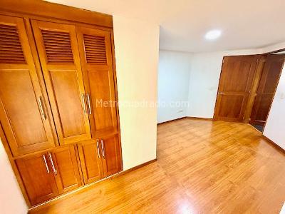 Apartamento de 3 alcobas en venta en La Calleja Country, Bogotá, 221 m² · foto 14 de 19