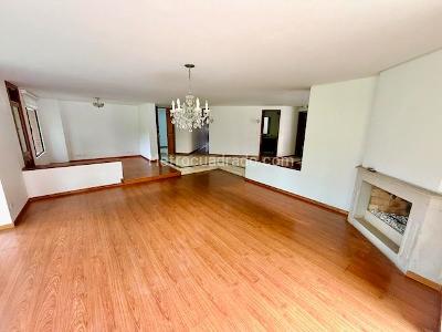 Apartamento de 3 alcobas en venta en La Calleja Country, Bogotá, 221 m² · foto 4 de 19