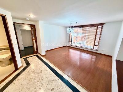 Apartamento de 3 alcobas en venta en La Calleja Country, Bogotá, 221 m² · foto 7 de 19