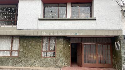 Casa de 5 alcobas en venta en Normandia, Bogotá, 264 m² · foto 2 de 10