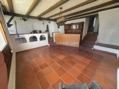 Casa de 5 alcobas en venta en Malibu La Alhambra, Bogotá, 360 m² · foto 3 de 15