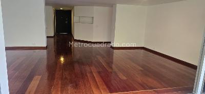 Apartamento de 3 alcobas en venta en El Poblado, Medellín, 230 m² · foto 14 de 19