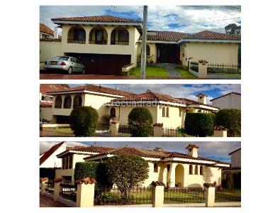Casa de 4 alcobas en venta en Balcones De Lindaraja, Bogotá, 415 m² · foto 2 de 3