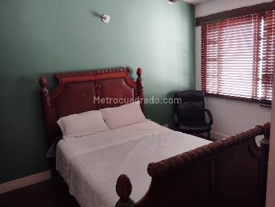 Casa de 4 alcobas en venta en Santa Barbara, Bogotá, 254 m² · foto 2 de 9
