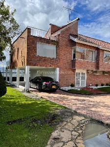 Casa de 5 alcobas en venta en San Jose De Bavaria, Bogotá, 440 m² · foto 14 de 20