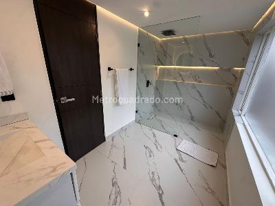 Casa de 5 alcobas en venta en San Jose De Bavaria, Bogotá, 440 m² · foto 17 de 20