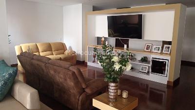 Apartamento de 4 alcobas en venta en Nogales De La Colina, Bogotá, 269 m² · foto 2 de 20
