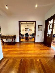 Casa de 5 alcobas en venta en Quinta Camacho, Bogotá, 642 m² · foto 10 de 12