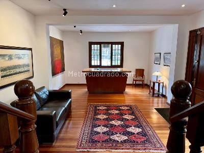Casa de 5 alcobas en venta en Quinta Camacho, Bogotá, 642 m² · foto 2 de 12