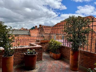 Casa de 5 alcobas en venta en Quinta Camacho, Bogotá, 642 m² · foto 4 de 12