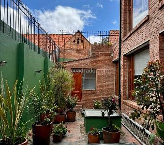 Casa de 5 alcobas en venta en Quinta Camacho, Bogotá, 642 m² · foto 7 de 12