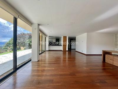 Casa de 4 alcobas en venta en La Calera, La Calera, 275 m² · foto 10 de 20