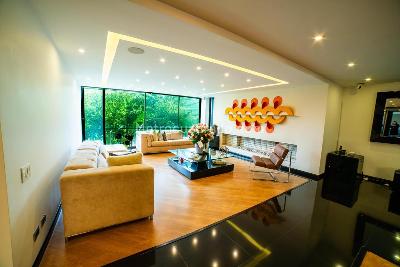 Apartamento de 3 alcobas en venta en Calleja Alta, Bogotá, 440 m² · foto 2 de 16