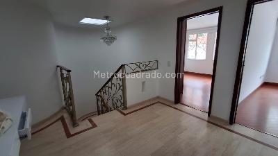 Casa de 4 alcobas en venta en Santa Paula, Bogotá, 285 m² · foto 14 de 20