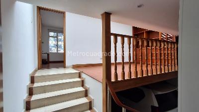 Casa de 4 alcobas en venta en Santa Paula, Bogotá, 285 m² · foto 9 de 20