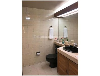 Apartamento de 3 alcobas en venta en Santa Barbara, Bogotá, 168 m² · foto 4 de 15