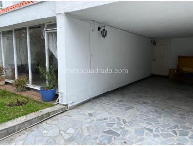 Casa de 5 alcobas en venta en Niza, Bogotá, 182 m² · foto 3 de 20