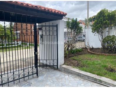 Casa de 5 alcobas en venta en Niza, Bogotá, 182 m² · foto 4 de 20