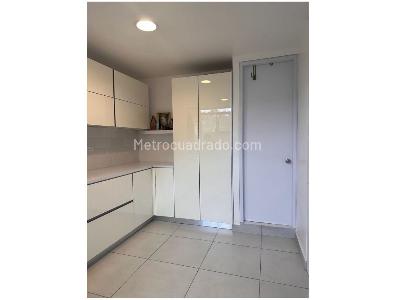 Apartamento de 4 alcobas en venta en Santa Barbara Oriental, Bogotá, 252 m² · foto 15 de 20