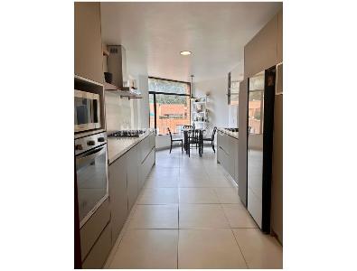 Apartamento de 4 alcobas en venta en Santa Barbara Oriental, Bogotá, 252 m² · foto 19 de 20