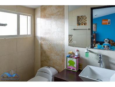 Casa de 5 alcobas en venta en Pasadena, Bogotá, 300 m² · foto 8 de 11