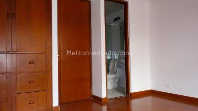 Casa de 2 alcobas en venta en Chico Navarra, Bogotá, 113 m² · foto 18 de 19