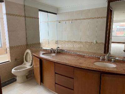 Apartamento en venta en La Carolina, Bogotá · foto 8 de 20